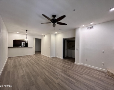 7021 E Earll Drive - Photo Thumbnail 4