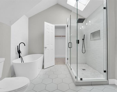 1410 Post Oak Drive - Photo Thumbnail 17