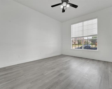 1410 Post Oak Drive - Photo Thumbnail 14