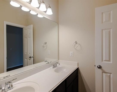 1512 Cockatiel Drive - Photo Thumbnail 10