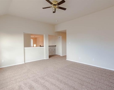 1512 Cockatiel Drive - Photo Thumbnail 12