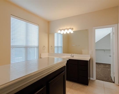 1512 Cockatiel Drive - Photo Thumbnail 7