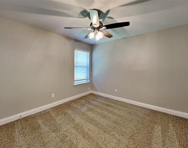 5800 Blue Ribbon Road - Photo Thumbnail 13