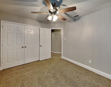 5800 Blue Ribbon Road - Photo Thumbnail 11