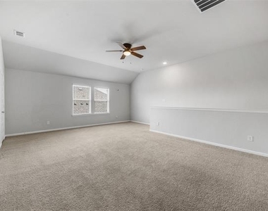 223 Miramar Avenue - Photo Thumbnail 15