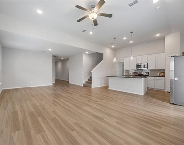 223 Miramar Avenue - Photo Thumbnail 3