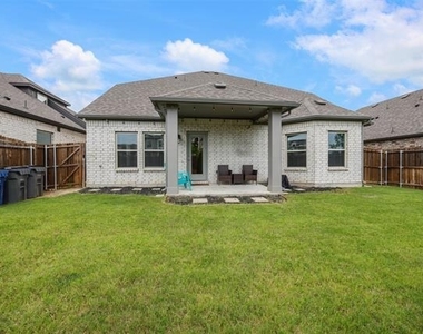 223 Miramar Avenue - Photo Thumbnail 22
