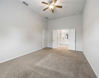 223 Miramar Avenue - Photo Thumbnail 10