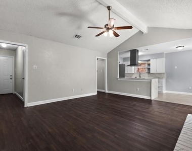 6613 Constitution Drive - Photo Thumbnail 5