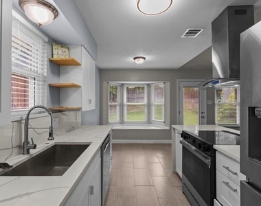6613 Constitution Drive - Photo Thumbnail 8