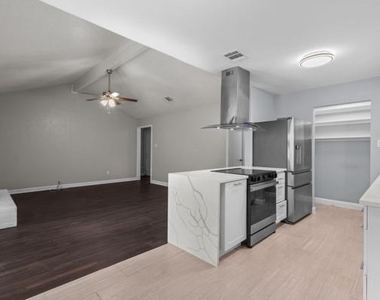 6613 Constitution Drive - Photo Thumbnail 11
