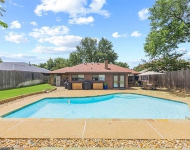 3040 Panhandle Drive - Photo Thumbnail 23