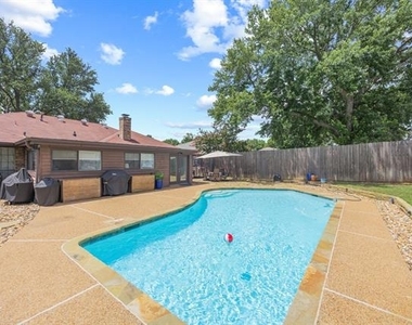 3040 Panhandle Drive - Photo Thumbnail 24
