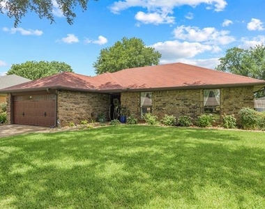 3040 Panhandle Drive - Photo Thumbnail 1