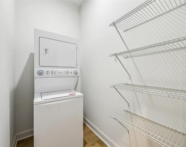 2010 Commerce Street - Photo Thumbnail 4