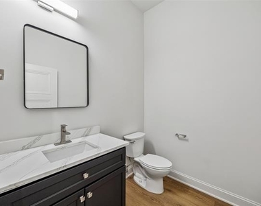 2010 Commerce Street - Photo Thumbnail 4