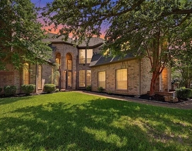 2221 Danielle Drive - Photo Thumbnail 3