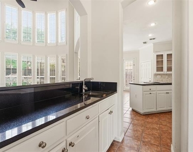 2221 Danielle Drive - Photo Thumbnail 6