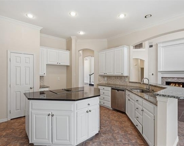 2221 Danielle Drive - Photo Thumbnail 12
