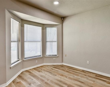 813 Bristol Avenue - Photo Thumbnail 17