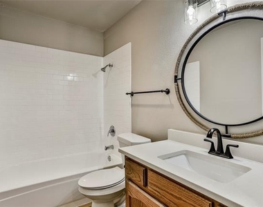 813 Bristol Avenue - Photo Thumbnail 10