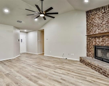 813 Bristol Avenue - Photo Thumbnail 6