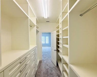 6300 Hermosa Drive - Photo Thumbnail 26