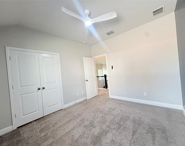 6300 Hermosa Drive - Photo Thumbnail 31