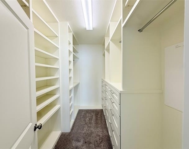 6300 Hermosa Drive - Photo Thumbnail 25