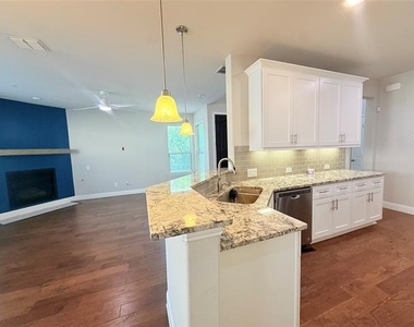6300 Hermosa Drive - Photo Thumbnail 8