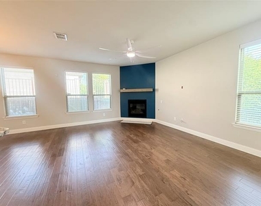 6300 Hermosa Drive - Photo Thumbnail 12