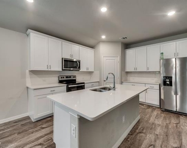 214 Stonehollow Way - Photo Thumbnail 7