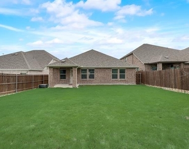 214 Stonehollow Way - Photo Thumbnail 20