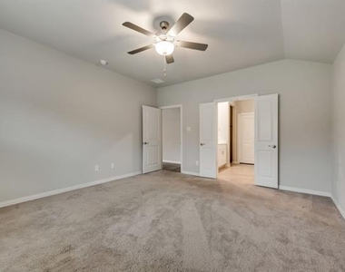 214 Stonehollow Way - Photo Thumbnail 16