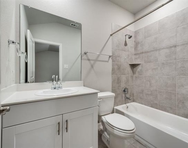 214 Stonehollow Way - Photo Thumbnail 13