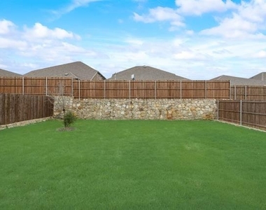 214 Stonehollow Way - Photo Thumbnail 19