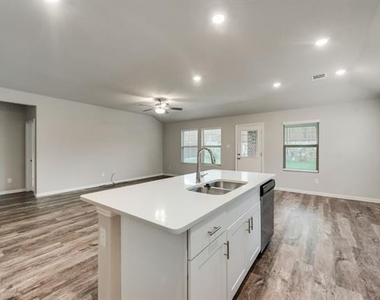214 Stonehollow Way - Photo Thumbnail 8
