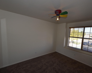 630 N Diane Court - Photo Thumbnail 18