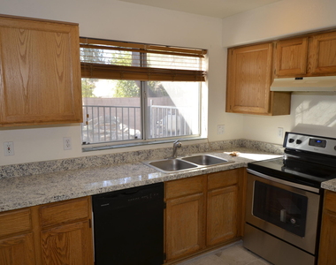 630 N Diane Court - Photo Thumbnail 9