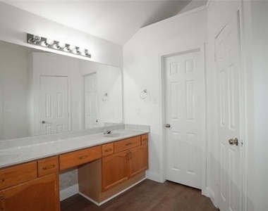 3109 Scott Drive - Photo Thumbnail 16