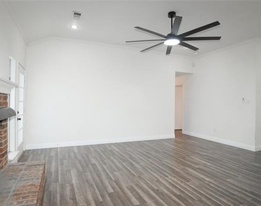 3109 Scott Drive - Photo Thumbnail 5