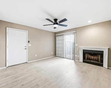 533 W Guadalupe Road - Photo Thumbnail 3