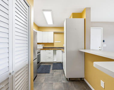 533 W Guadalupe Road - Photo Thumbnail 8