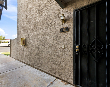 533 W Guadalupe Road - Photo Thumbnail 1