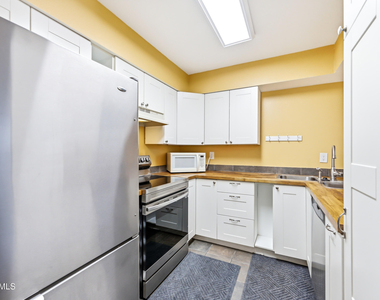 533 W Guadalupe Road - Photo Thumbnail 9