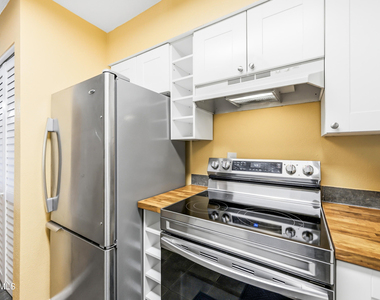 533 W Guadalupe Road - Photo Thumbnail 11