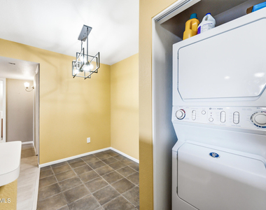 533 W Guadalupe Road - Photo Thumbnail 12