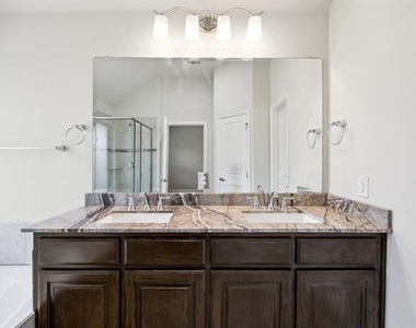 2317 Houston Drive - Photo Thumbnail 14