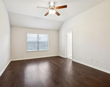 2317 Houston Drive - Photo Thumbnail 12