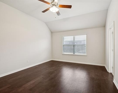 2317 Houston Drive - Photo Thumbnail 21